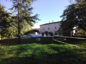 Hotels in Saint-Pierre-Le-Vieux